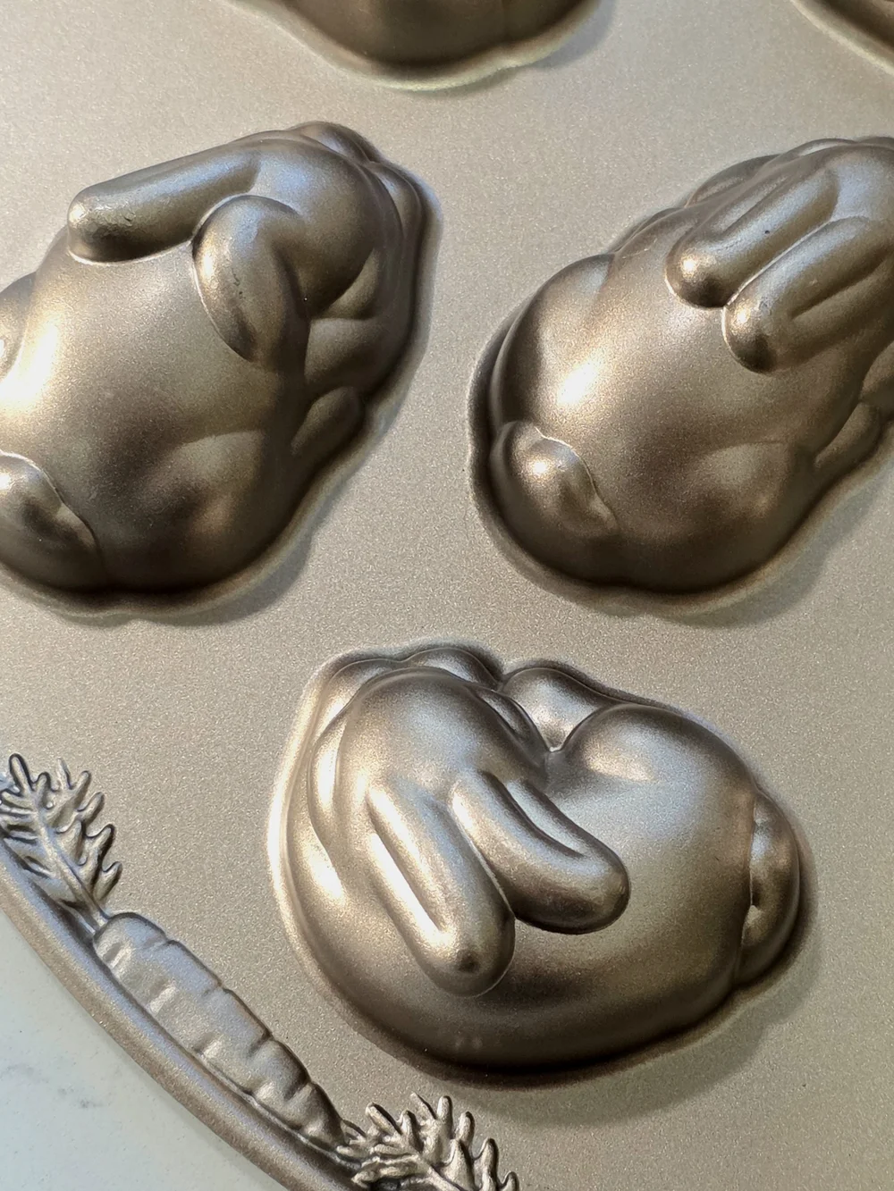 Nordic Ware Baby Bunny Bites Cakelet Pan 12 Mini Cake Cavity 2 Cup Easter Metal